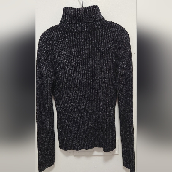 3 pcs for $15 bundle. Fairweather winter top, Blk, M and Pink, L - Picture 4 of 7